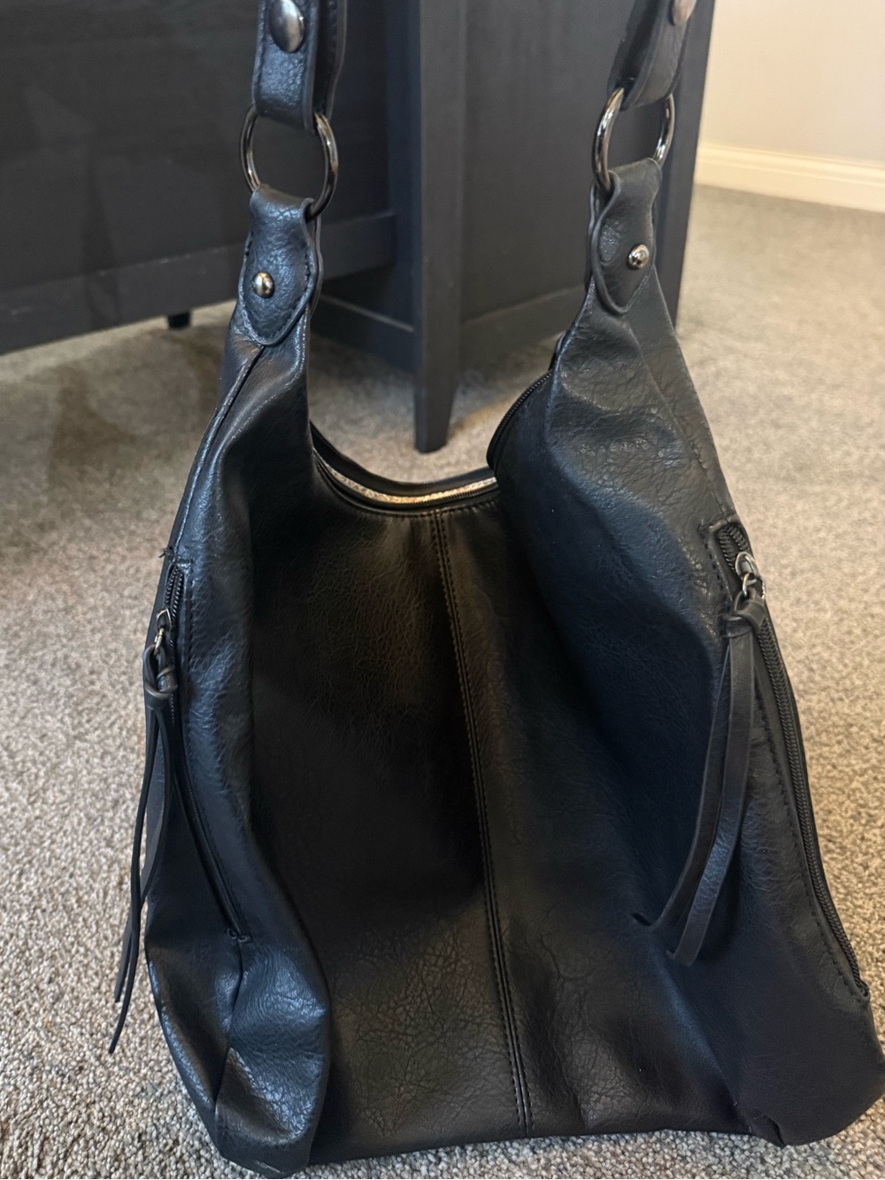 Classic Black Leather Shoulder Bag - Sleek Everyday Tote extra pockets